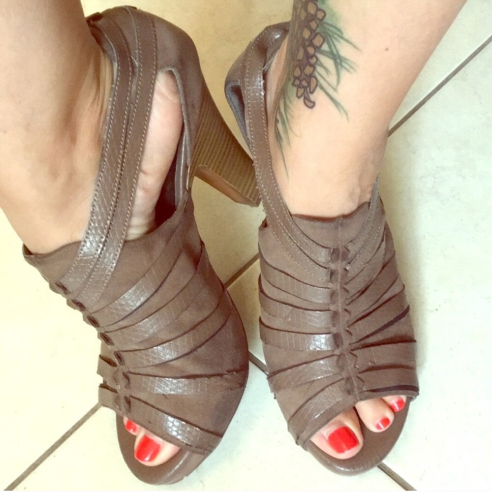 Brown Suede Strappy Platform Retro Peep Toe Heels